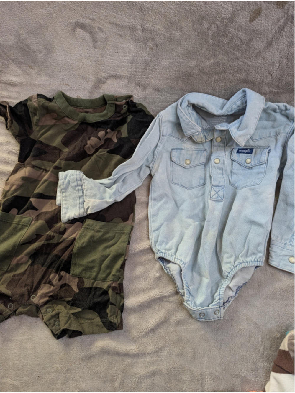 Baby Boy Romper Bodysuit Lot WranglerLot of 2 baby Denim Camo Fits 18-24M 2 Pc